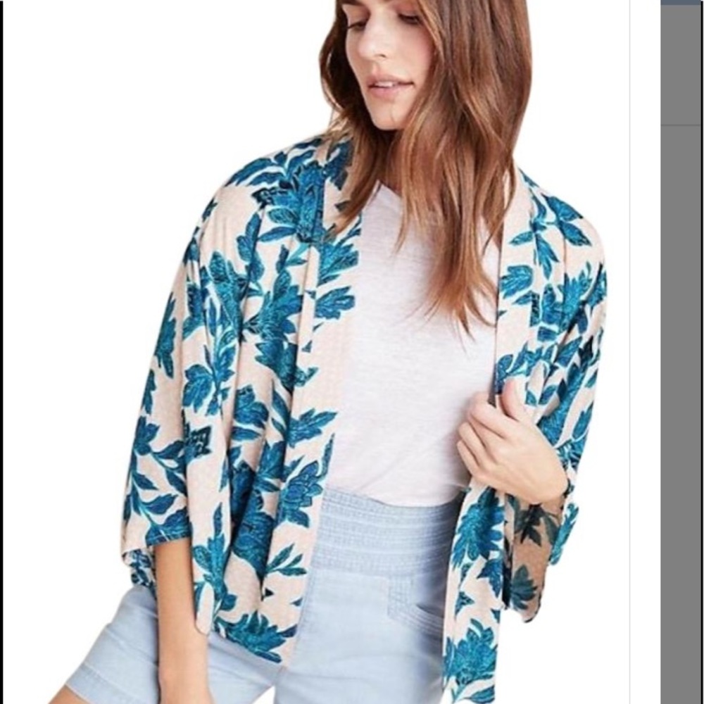 Short kimono by Anthropologie